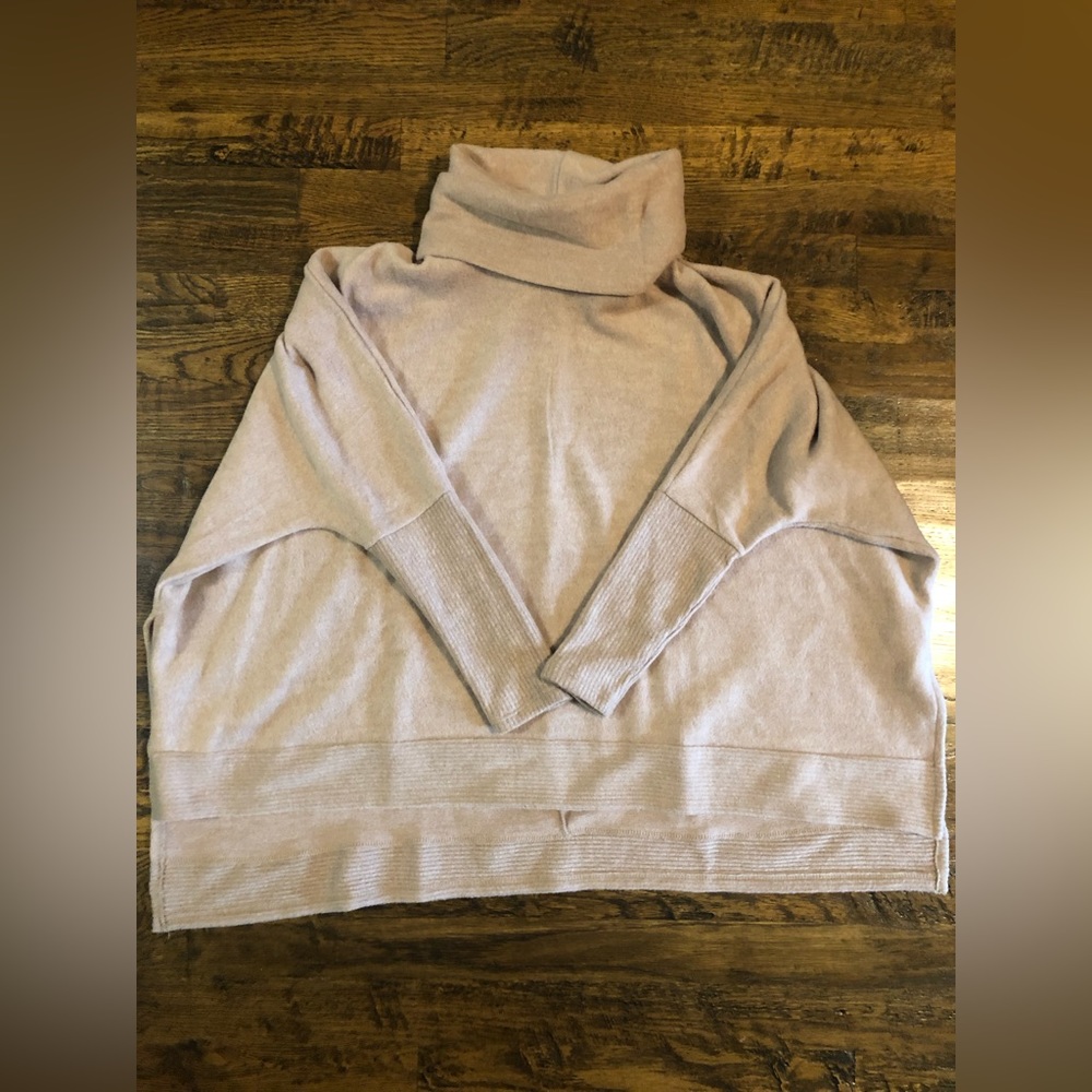 Cherish | NWOTs cowl neck dolman sweater